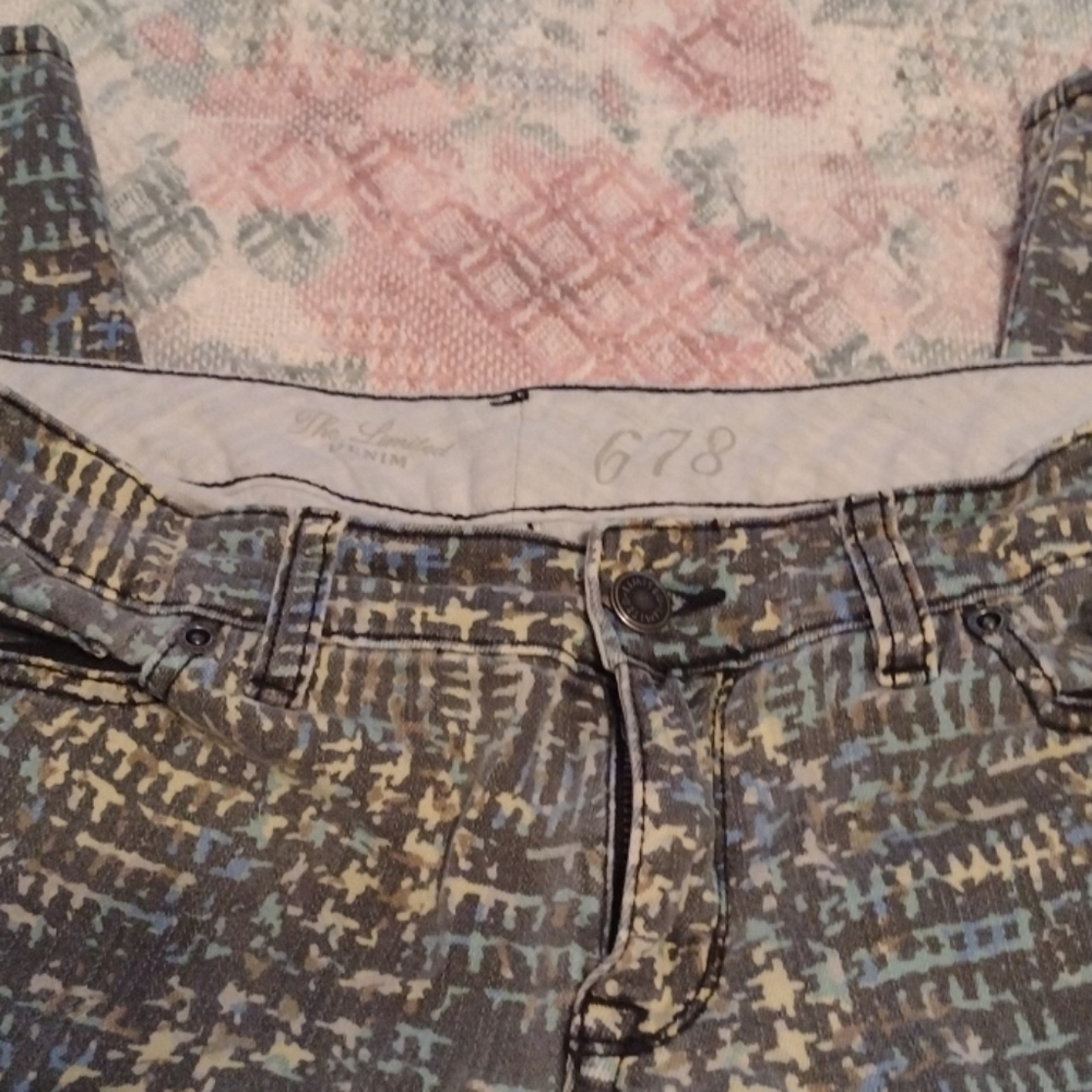 The limited denim 678 Jean's size 8